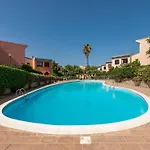 Borghi Piscina By Interhome بيت للعطل