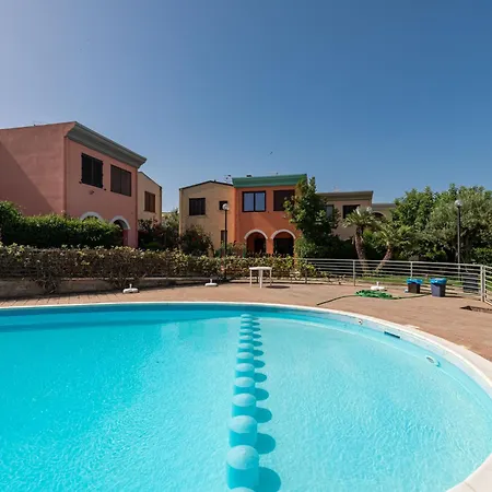 Borghi Piscina By Interhome بيت للعطل
