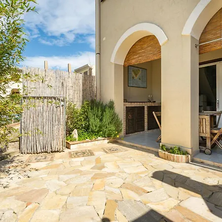 بيت للعطل Borghi Piscina By Interhome فيلاّسيمِيوس